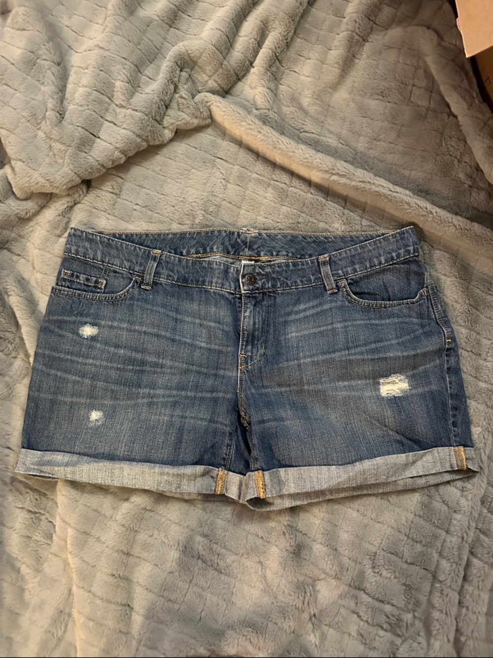 Denim Distressed Roll-Hem Women's Shorts - Blue Old Navy SZ 16 L 4"